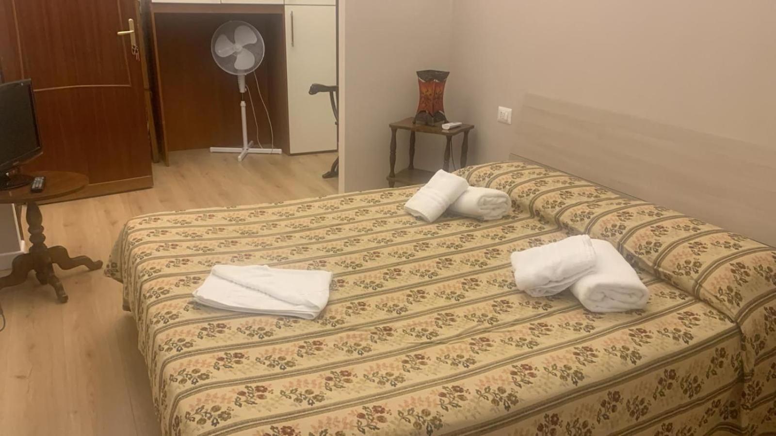 Domus Conte Pensión Roma